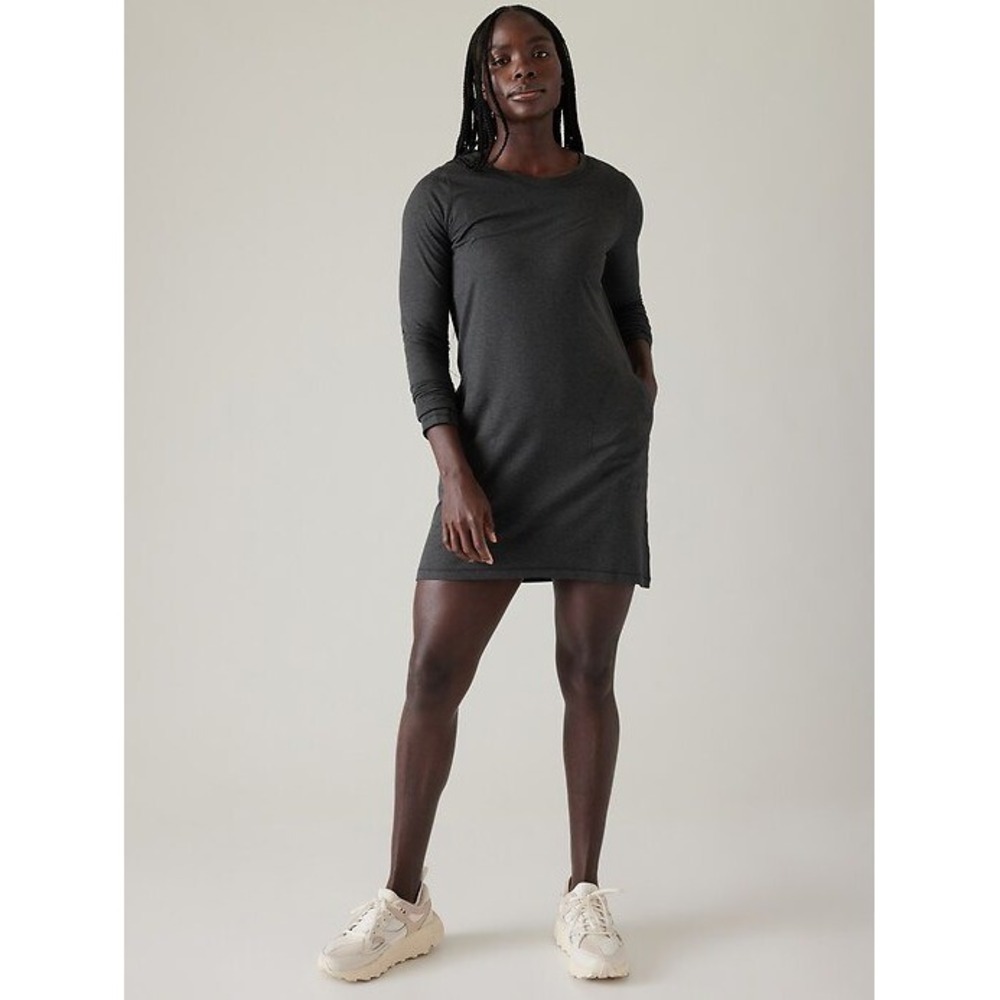 Athleta Uptempo Dress Medium Gray Performance Long Sleeve Athleisure Pockets EUC